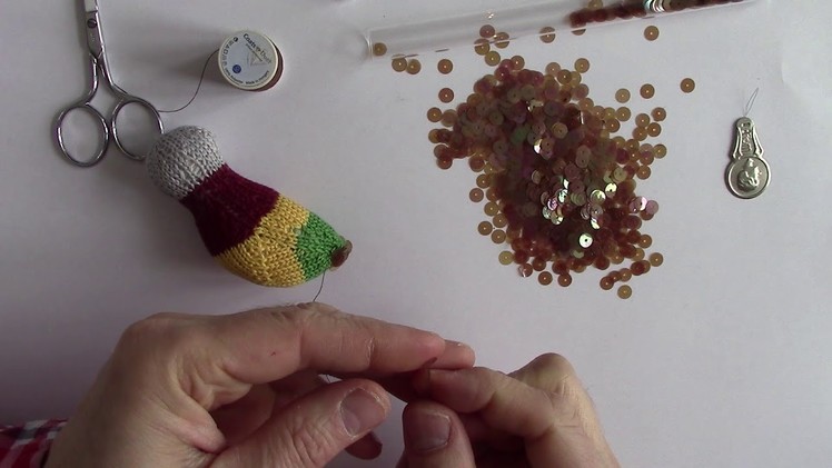 The ARNE & CARLOS radio podcast: embroidering a knitted bird. Rerun
