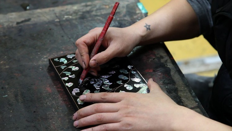 Making Mother-of-Pearl Lacquerware