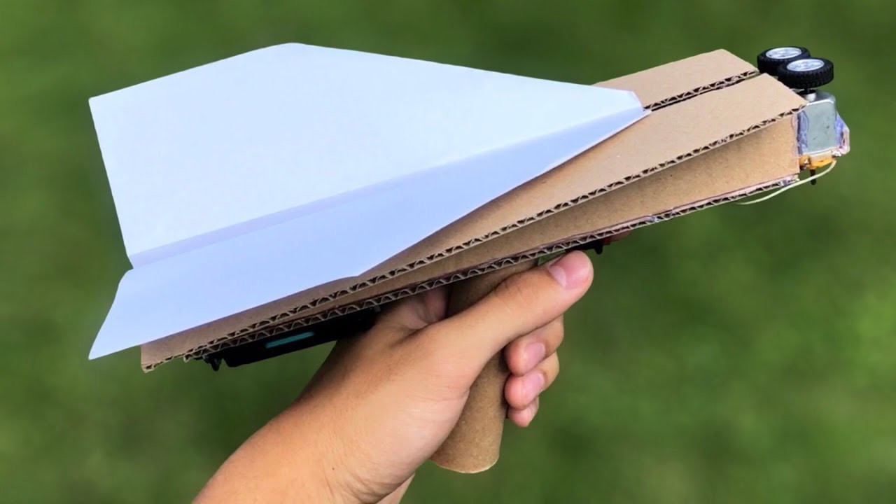 Картон ютуб. Paper plane Launcher. How to make a paper Airplane. Paperplane Smart Launch. Easy way to make an paper plane.