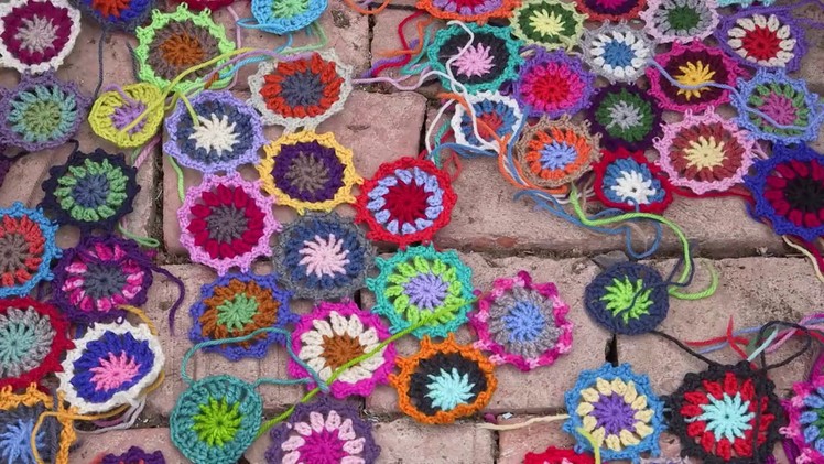 How to crochet flowers to make a colorful throw - by ARNE & CARLOS - RERUN