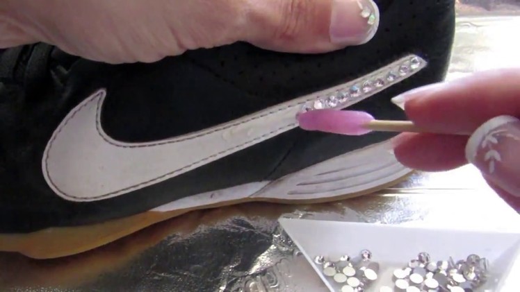 DIY Bling Nike Shoes. Easy, simple and for a low cost!