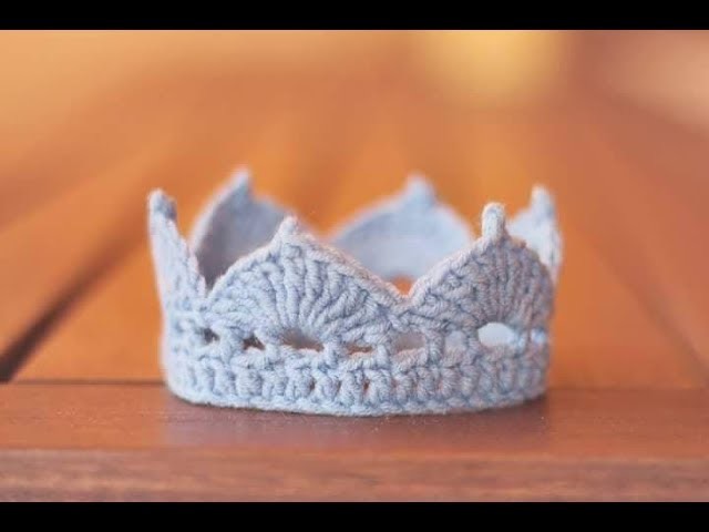 CROCHET CROWN FOR BABY PHOTO PROP OR PARTY