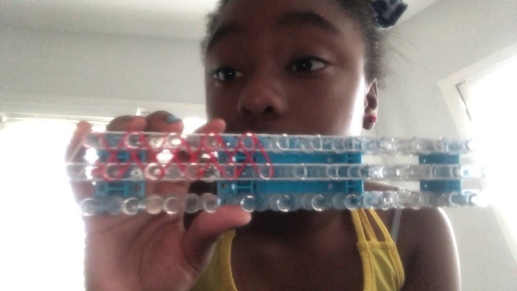 Making a rainbow loom bracelet