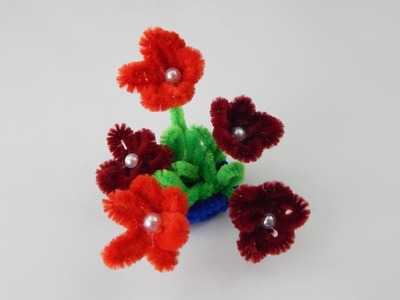 Decoration flowers in a pot DIY crafting with pipe cleaners Dekoration Blumen