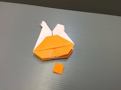 Daily Origami: 077 - Hen Laying Egg