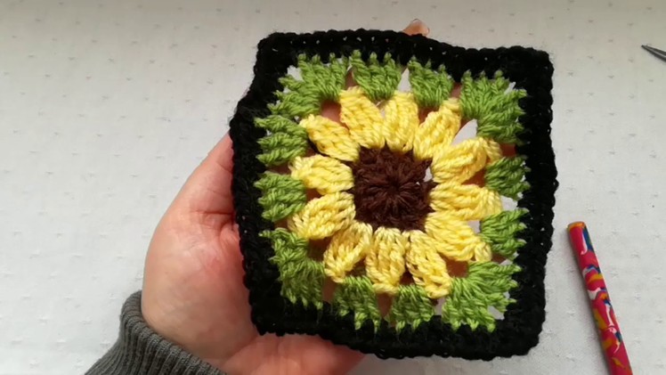 Sunflower granny square easy crochet tutorial
