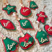 LOVE Collection Reds & Greens 10piece Christmas decoration