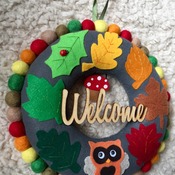 Autumn inspired Welcome felt Leaf Wreath with cute Owl
