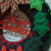 Lovely felt Christmas Ilex Poinsettia Wreath MERRY CHRISTMAS