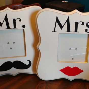 Newlywed Mr. & Mrs. Frames