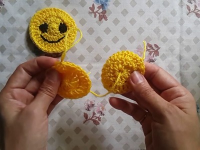 Crochet smiley emoji keychain - crochet moods