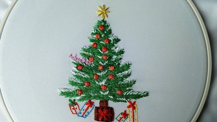 Hand Embroidery: Christmas Tree | Árbol de Navidad bordado a mano | Artesd'Olga