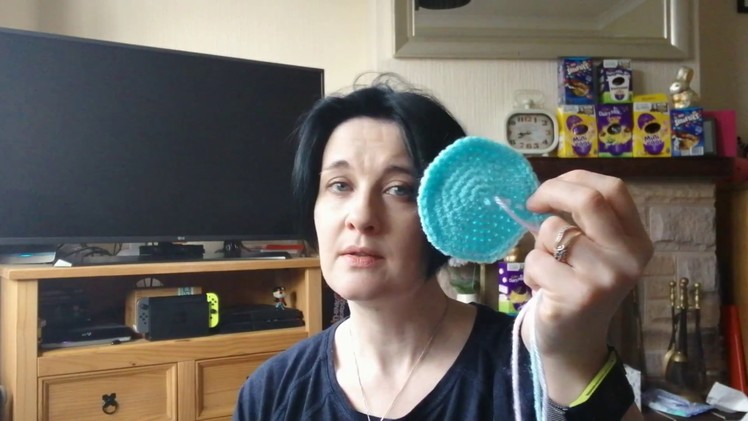 VEDA 4 Toto book, a finished amigurumi and another on the go 04.04.18 Crochet vlog