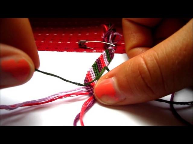 How To: Make a Diagonal Striped Friendship Bracelet