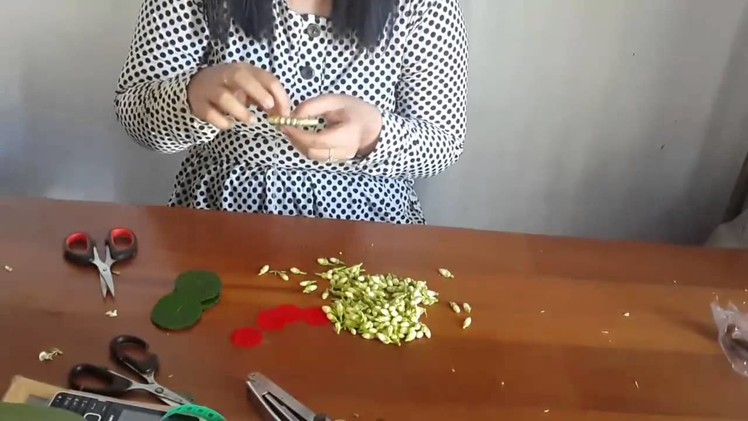 How to make brooch with jasmine   Membuat bros melati