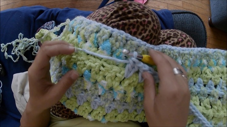 Easy Baby Blanket Using Bernat Baby Bundle Yarn (Crochet)