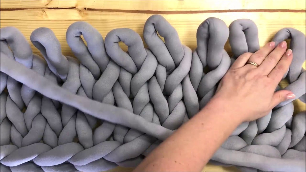 HAND KNIT A BLANKET WITH BECOZI TUBE YARN