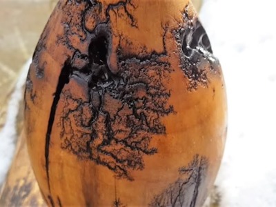 Woodturning a Simple Vase from Driftwood on the Lathe - Lichtenberg Figures