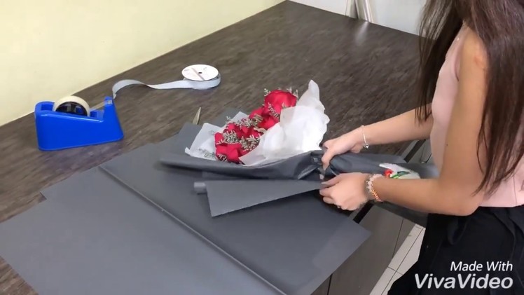 How to Wrap a Rose Hand Bouquet