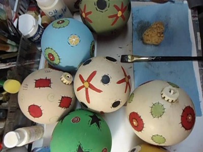 How to paint plastic Prim Christmas ornaments with Chalk Paint