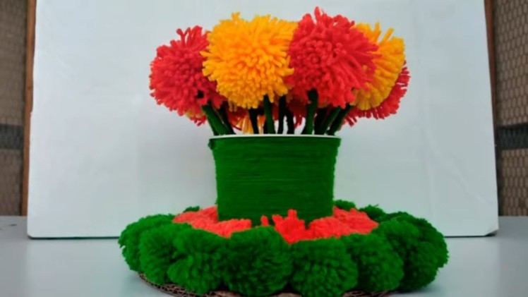 DIY - FLOWER POT MAKING WITH PLASTIC GLASS AND WOOLEN || HOW TO MAKE FLOWER POT ||