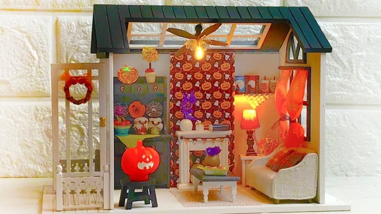 DIY Miniature Dollhouse Halloween Dollhouse Room (Kit Bash)