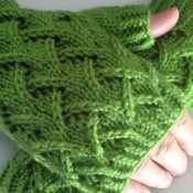 Fingerless Gloves - Lace pattern - Green