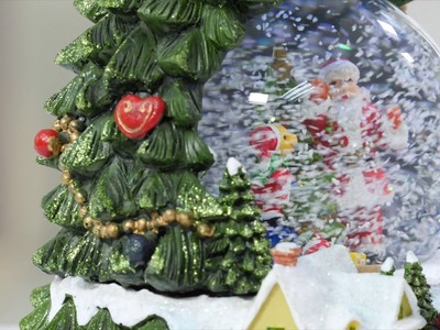 Studio - LED Christmas Tree Snow Globe