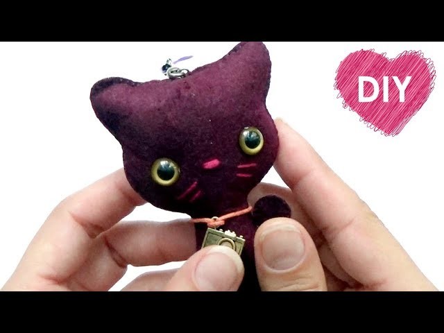 DIY. How to make a sparkle kitty keychain