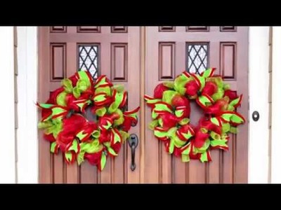 10 Creative Front Door Christmas Decorations