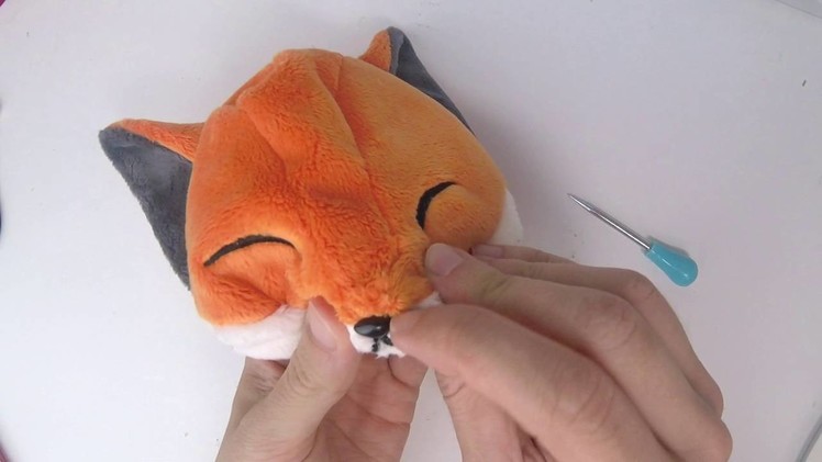 How to make plush: Inserting a safety nose