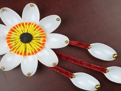 Woolen Craft Idea || How to Make Door Hanging Using Plastic Spoon - arts and crafts - woolen design