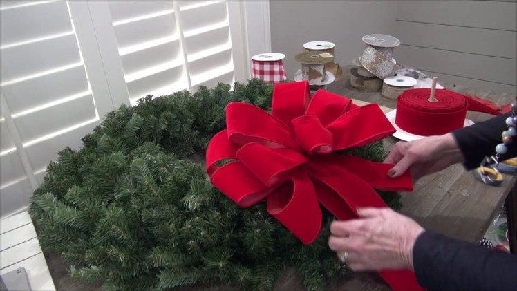 How to Fluff a Wreath