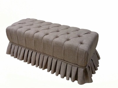Puff capitonê com saiote. Upholstered bench with skirt and buttons.