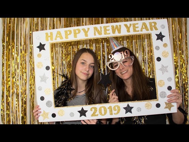 DIY New Year's Eve Photo Booth Picture Frame
