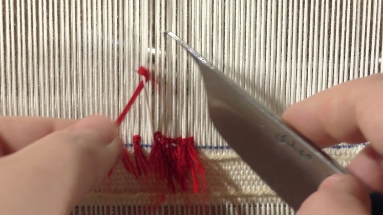 Carpet on a Rigid Heddle loom - making knots