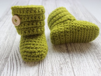 Crochet baby booties with button