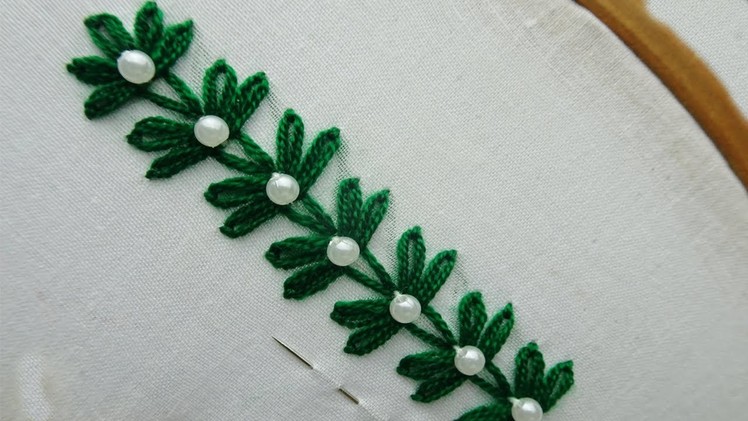 Hand embroidery: lazy daisy border design