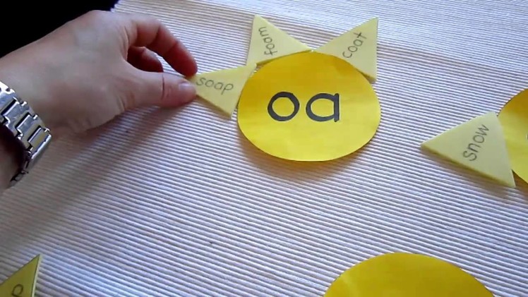 Preschool - Reading, Phonics, Spelling game: Make sun shapes with "o", "oa" and "ow".