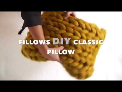 DIY: How to make a chunky pillow using chunky yarn.100% merino wool.