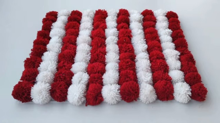 DIY - AWESOME DOORMAT MAKING FROM WOOLEN POM POM || BEAUTIFUL DOORMAT MAKING WITH WOOLEN POM POM ||