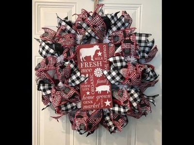 How to make a poof curl farmhouse style burlap wreath