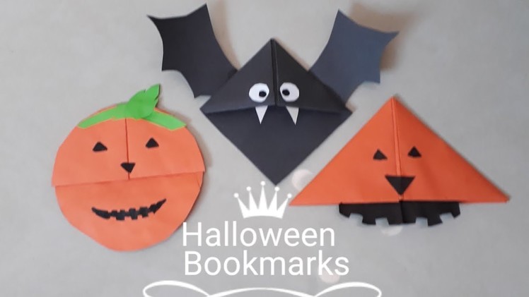 Easy Halloween crafts for kids l Halloween Bat corner bookmarks