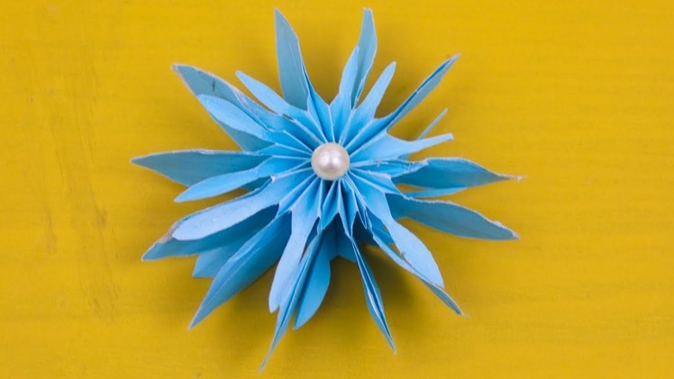 Making DIY Flowers With Paper - Easy Paper Star for Christmas - How to make a paper snowflake