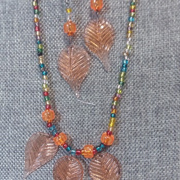 Three golden leaves Necklace 153152