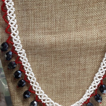 White lace necklace with black accent beads 181149
