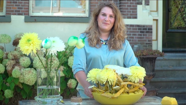 A flower arrangement with Magnums | Flower Factor tutorial | Powered by Deliflor Chrysanten