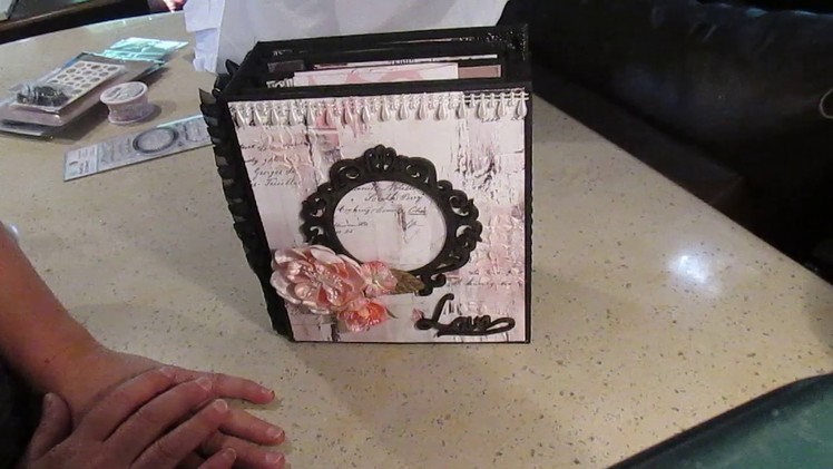 Scrapbooking: The mini album I received from a swap with Rosa Kelly using Amelia Rose collection