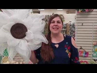 Dee's How-to: Making a Cut-mesh Flower Wreath with Corinne