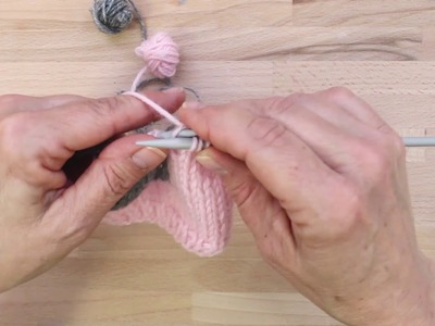 How to knit intarsia (with two colours)